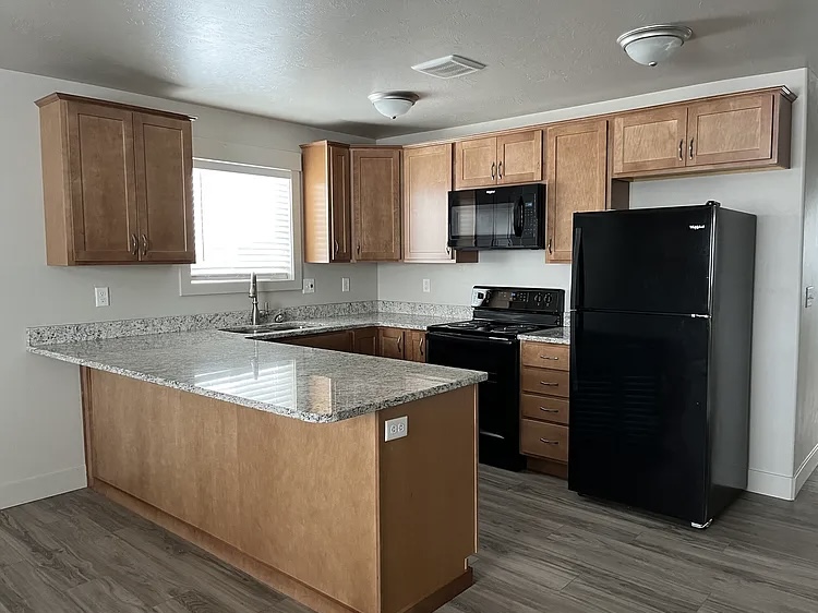 646 Caribou Street - 1